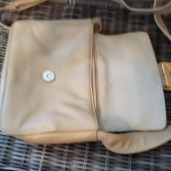 Vintage Bechamel Genuine Leather Crossbody Bag Upcycled - Picture 6 of 15